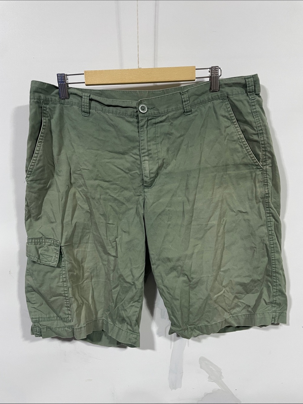 Columbia Men's Olive Cargo Shorts
